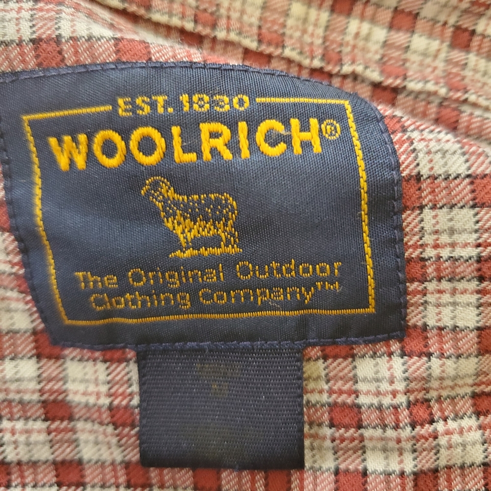 Woolrich medium long sleeve button down shirt. - Picture 6 of 8